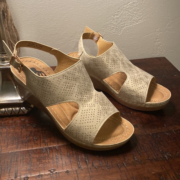 GC WEDGES SANDALS - Picture 2 of 7